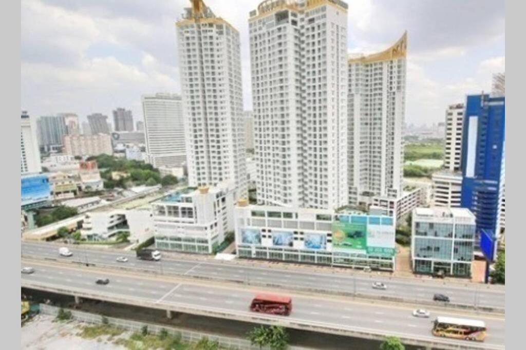 The Muji Inspired 1 Bedroom : Pool/wifi/rama9/rca *
