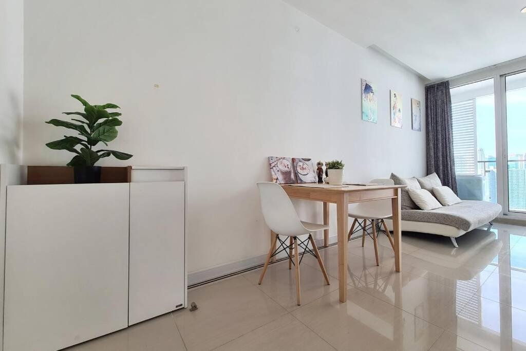 The Muji Inspired 1 Bedroom : Pool/wifi/rama9/rca Appartement *