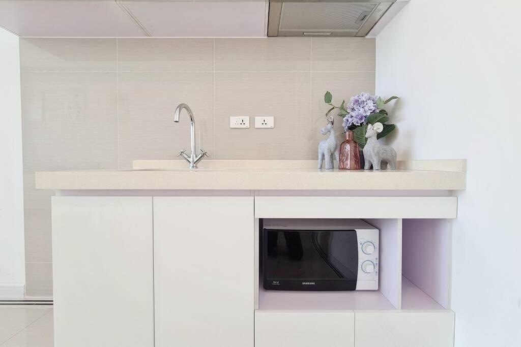 The Muji Inspired 1 Bedroom : Pool/wifi/rama9/rca Bangkok