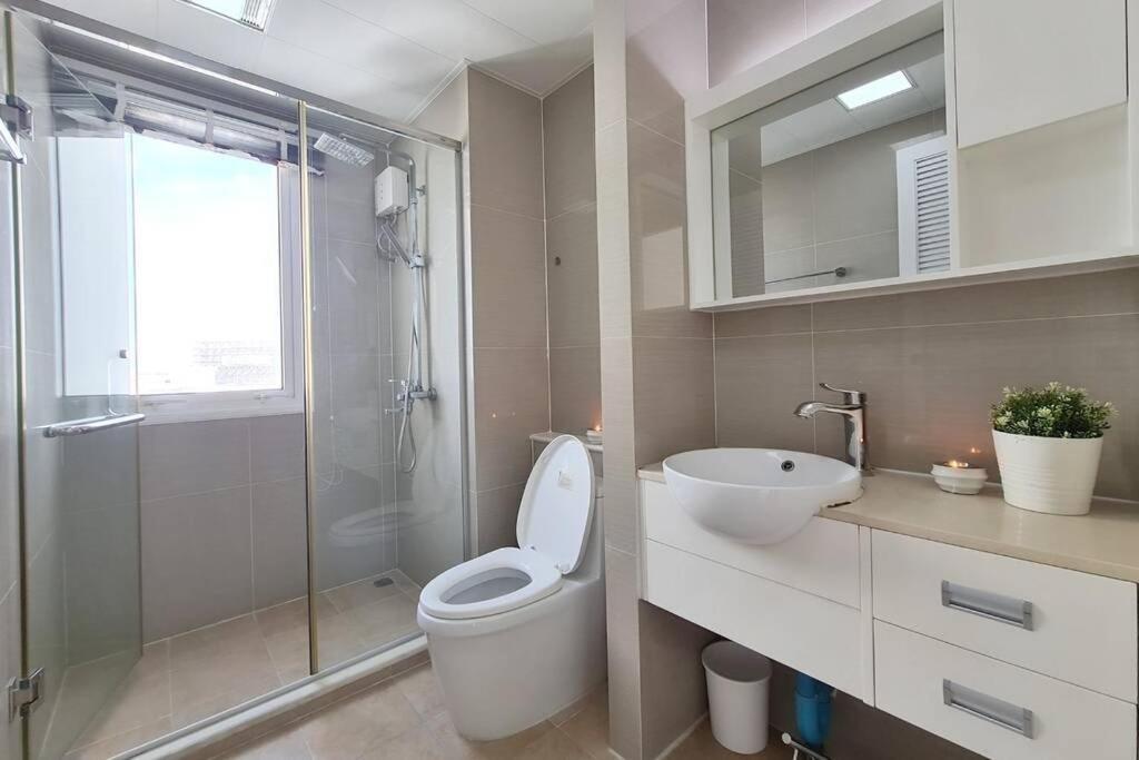 The Muji Inspired 1 Bedroom : Pool/wifi/rama9/rca Pangsapuri